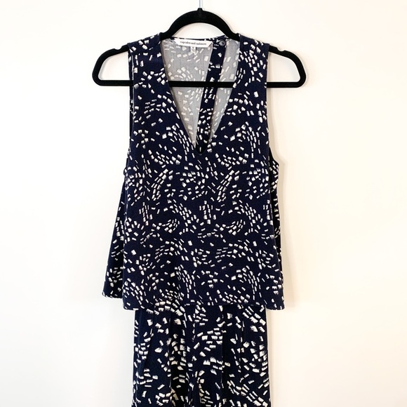 Cupcakes & Cashmere Jaxon Cut-Out Back Speckled Romper Size Small - Picture 5 of 9